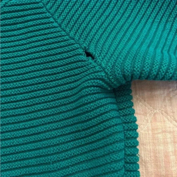 Women's Talbot's Petite Green Sweater Size Large - Picture 4 of 4
